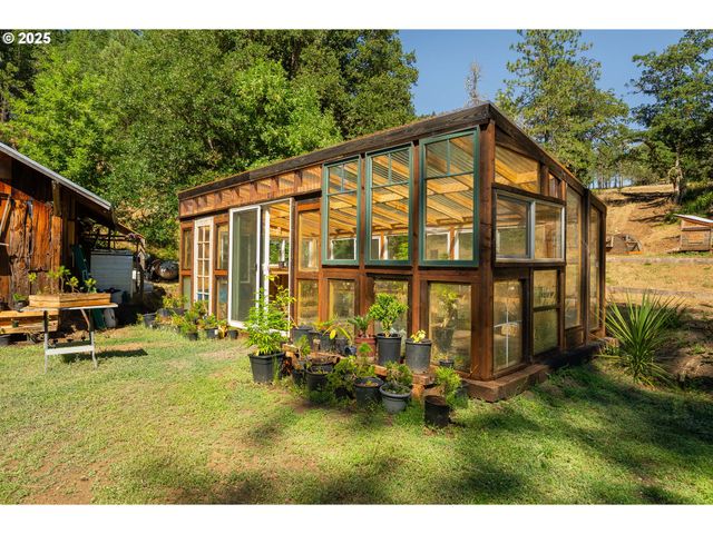 0 RICE CREEK Rd, Winston, OR 97496