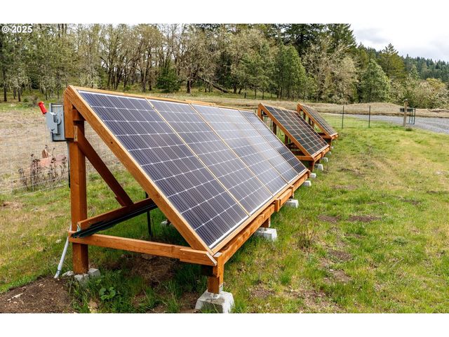 0 RICE CREEK Rd, Winston, OR 97496