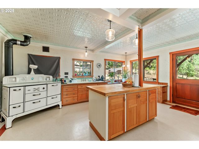 0 RICE CREEK Rd, Winston, OR 97496