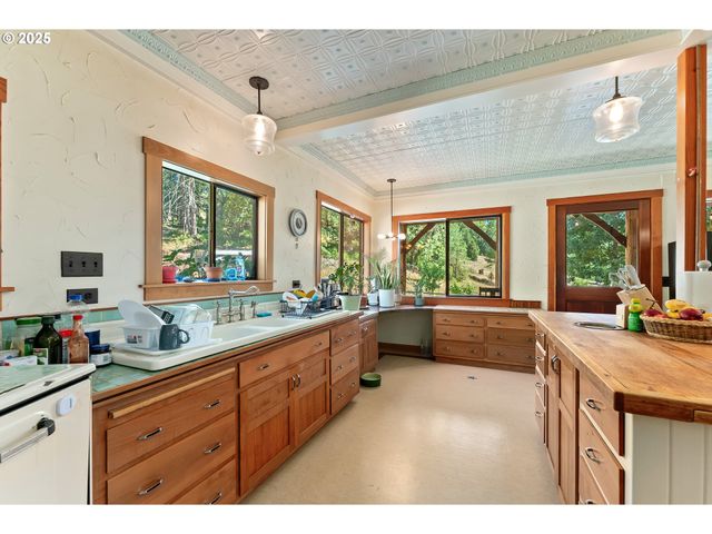 0 RICE CREEK Rd, Winston, OR 97496