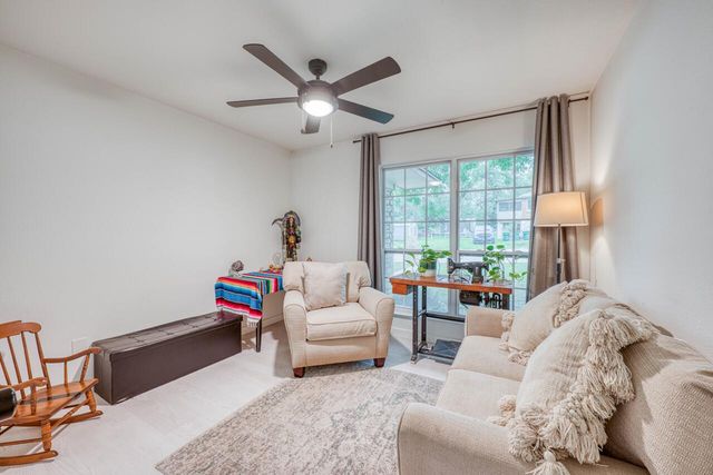 301 6th ST, Marble Falls, TX 78654