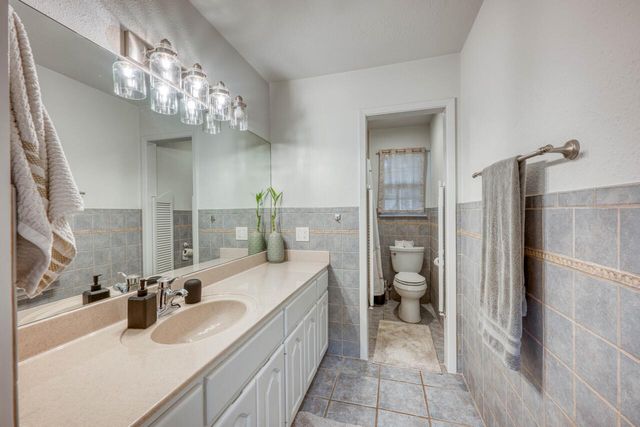 301 6th ST, Marble Falls, TX 78654