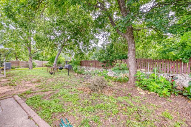 301 6th ST, Marble Falls, TX 78654