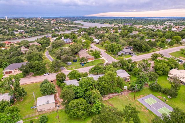 301 6th ST, Marble Falls, TX 78654