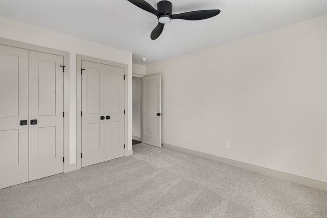 326 Dodge Street, Leclaire, IA 52753