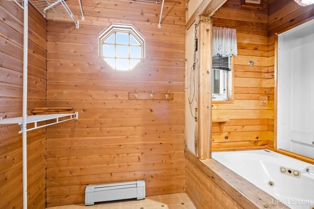 4864 Greenwood 18.12 Drive, Escanaba, MI 49829