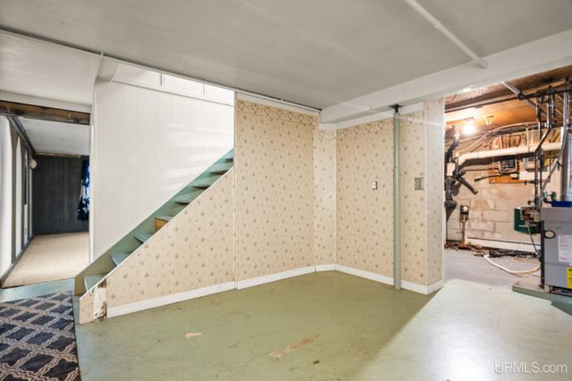 4864 Greenwood 18.12 Drive, Escanaba, MI 49829