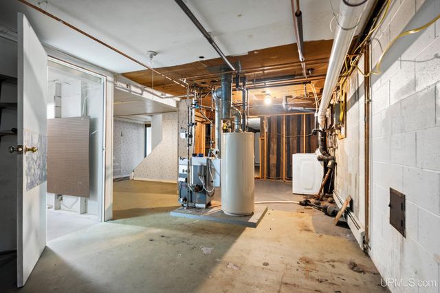 4864 Greenwood 18.12 Drive, Escanaba, MI 49829