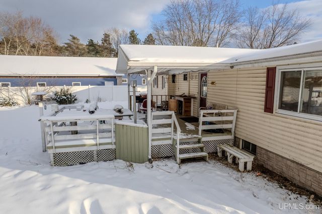 4864 Greenwood 18.12 Drive, Escanaba, MI 49829