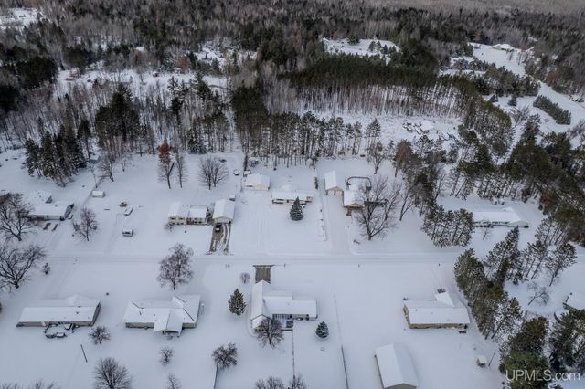 4864 Greenwood 18.12 Drive, Escanaba, MI 49829