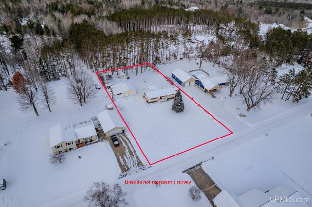 4864 Greenwood 18.12 Drive, Escanaba, MI 49829