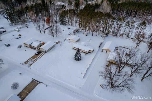 4864 Greenwood 18.12 Drive, Escanaba, MI 49829