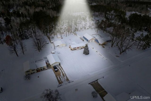 4864 Greenwood 18.12 Drive, Escanaba, MI 49829