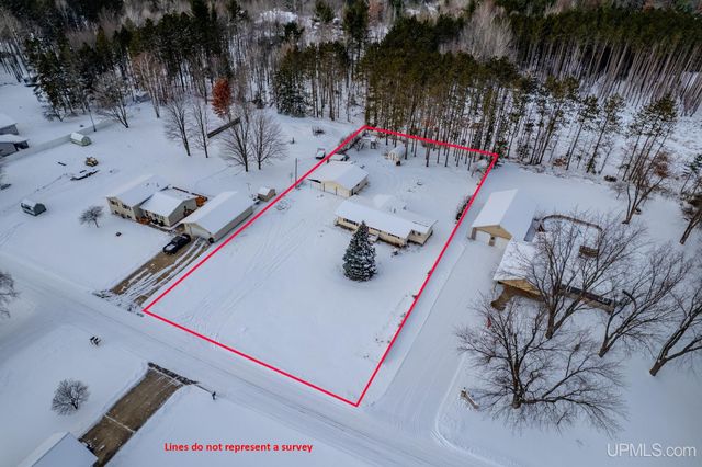 4864 Greenwood 18.12 Drive, Escanaba, MI 49829