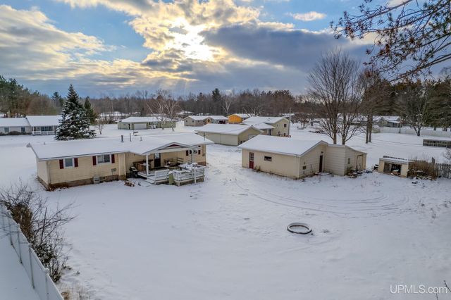 4864 Greenwood 18.12 Drive, Escanaba, MI 49829