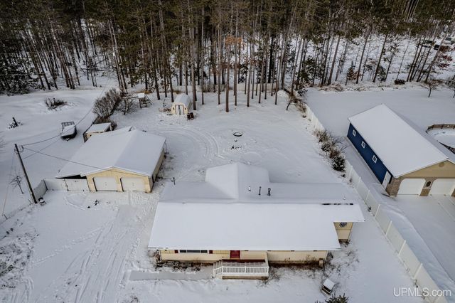 4864 Greenwood 18.12 Drive, Escanaba, MI 49829