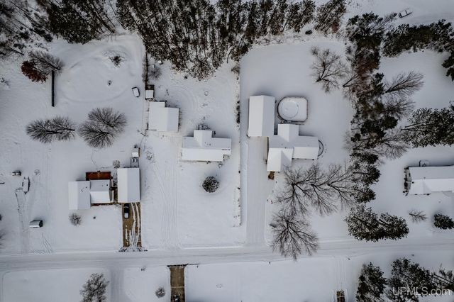 4864 Greenwood 18.12 Drive, Escanaba, MI 49829