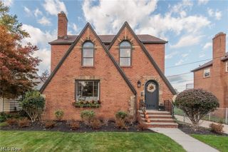 2876 Lakeview Avenue, Rocky River, OH 44116