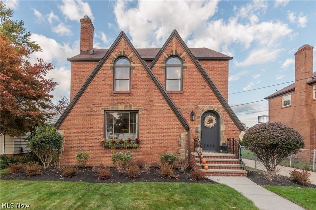 2876 Lakeview Avenue, Rocky River, OH 44116