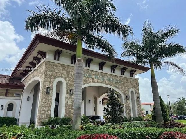 3328 W 114th Ter, Hialeah, FL 33018