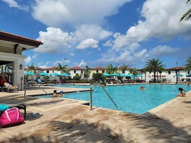 3328 W 114th Ter, Hialeah, FL 33018