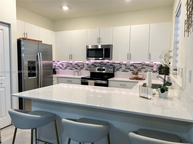 3328 W 114th Ter, Hialeah, FL 33018