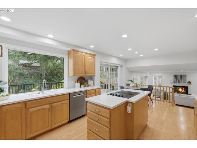 2831 VALE Ct, Lake Oswego, OR 97034