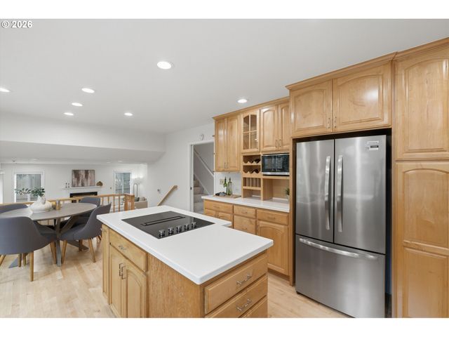 2831 VALE Ct, Lake Oswego, OR 97034