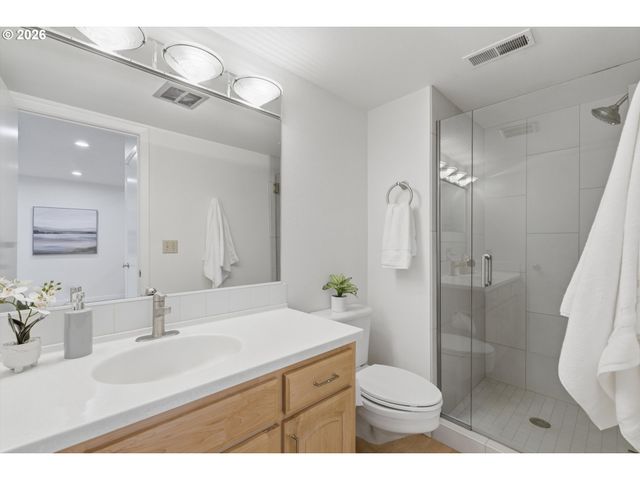 2831 VALE Ct, Lake Oswego, OR 97034