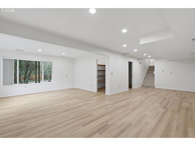 2831 VALE Ct, Lake Oswego, OR 97034