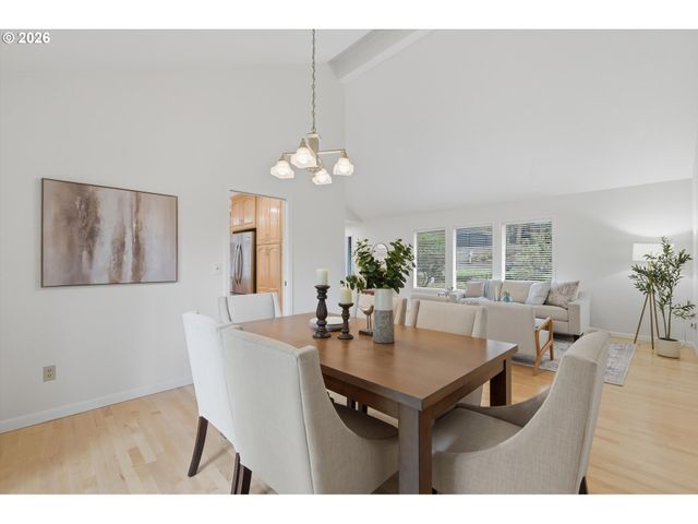 2831 VALE Ct, Lake Oswego, OR 97034