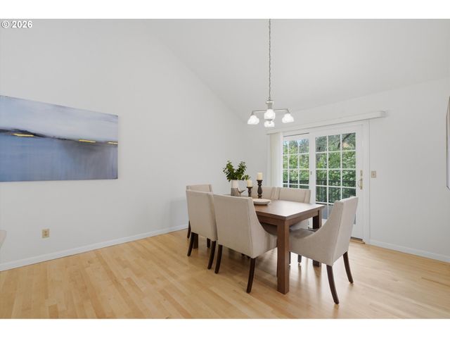 2831 VALE Ct, Lake Oswego, OR 97034