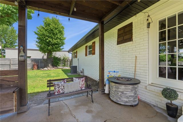 1300 Dyer Street, Springdale, AR 72762