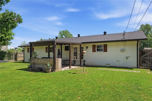 1300 Dyer Street, Springdale, AR 72762