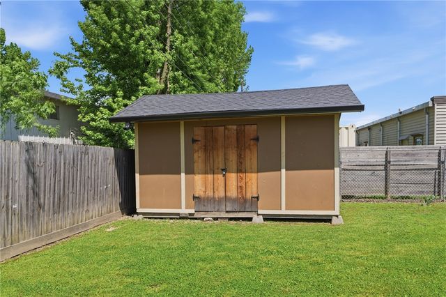 1300 Dyer Street, Springdale, AR 72762