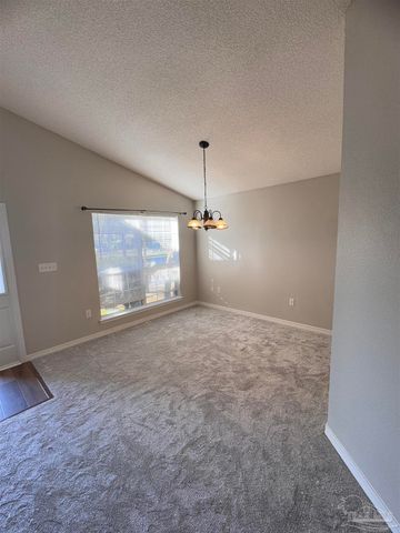 711 Marsh Harbor Dr, Mary Esther, FL 32569