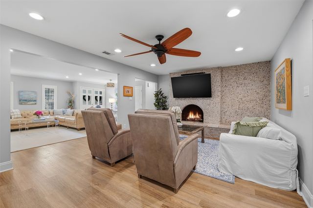 1700 Saxony Road, Fort Worth, TX 76116