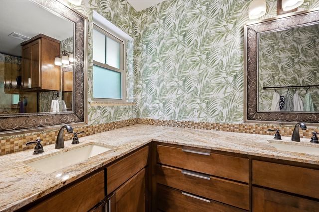 1700 Saxony Road, Fort Worth, TX 76116