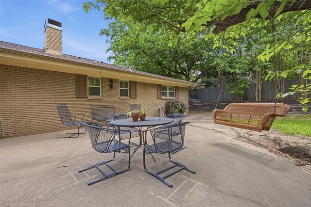 1700 Saxony Road, Fort Worth, TX 76116