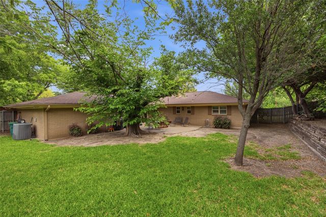 1700 Saxony Road, Fort Worth, TX 76116