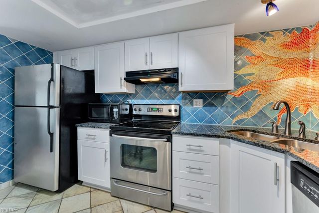 1718 Rock Bridge Mews Apt B, Chesapeake, VA 23320
