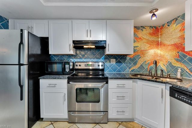 1718 Rock Bridge Mews Apt B, Chesapeake, VA 23320