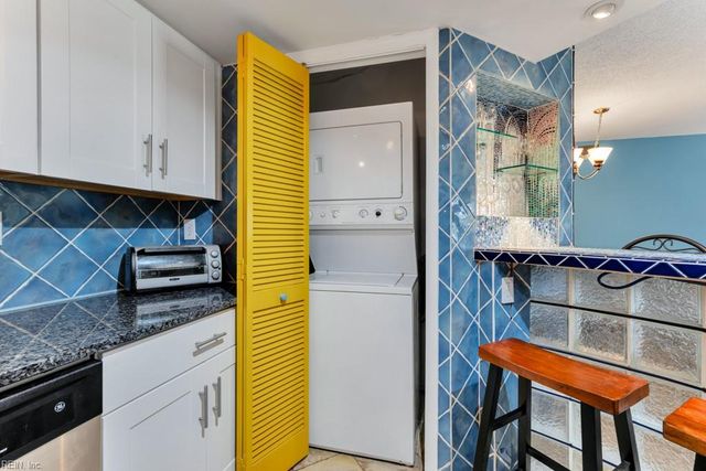1718 Rock Bridge Mews Apt B, Chesapeake, VA 23320
