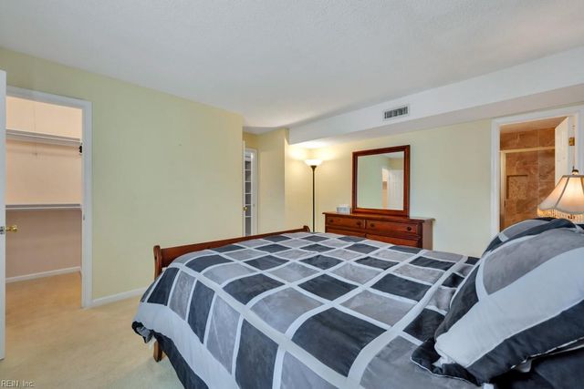 1718 Rock Bridge Mews Apt B, Chesapeake, VA 23320