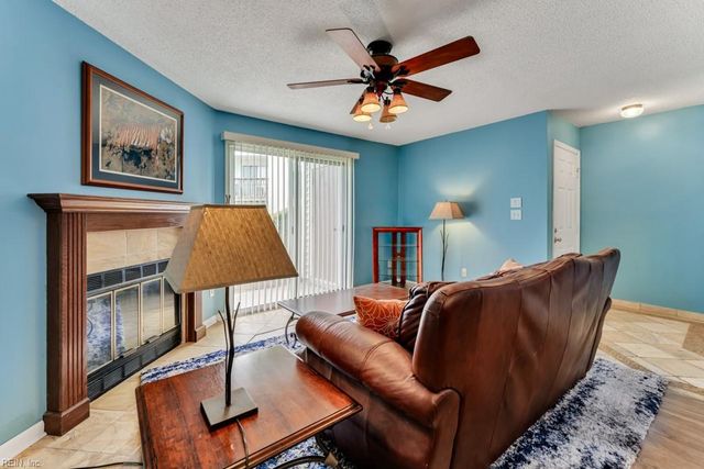 1718 Rock Bridge Mews Apt B, Chesapeake, VA 23320