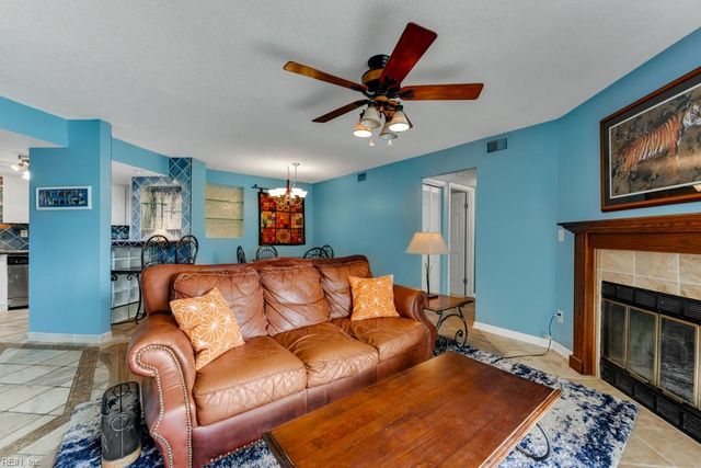 1718 Rock Bridge Mews Apt B, Chesapeake, VA 23320