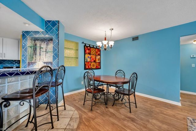 1718 Rock Bridge Mews Apt B, Chesapeake, VA 23320