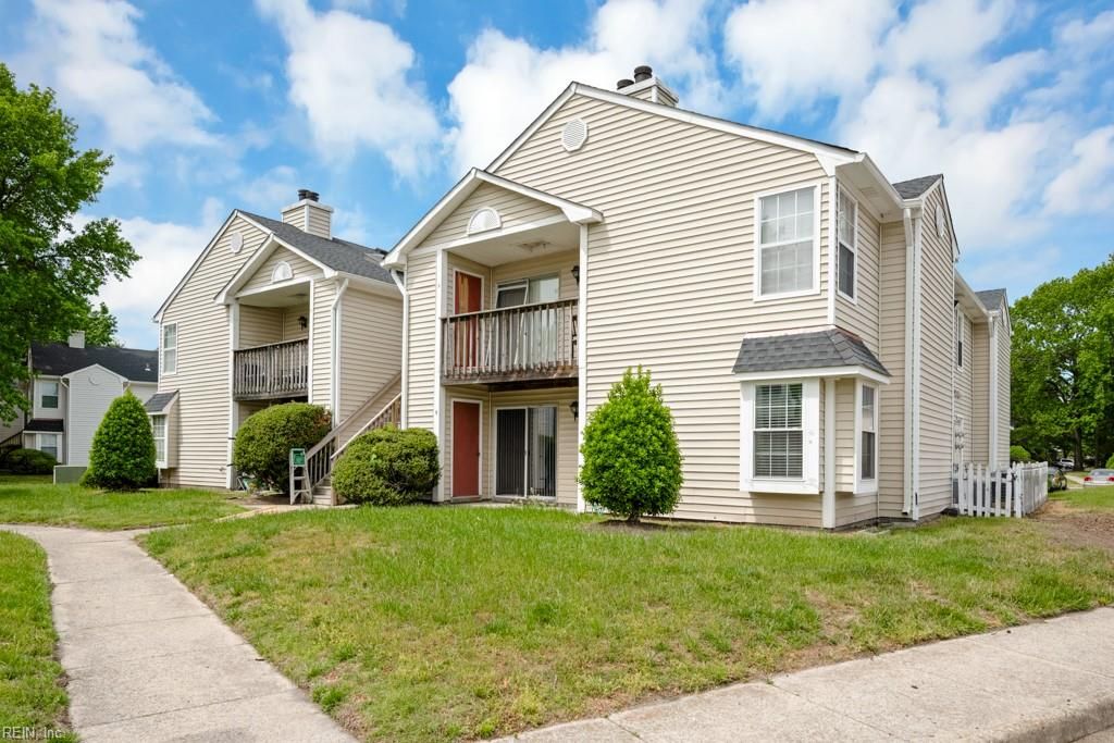 1718 Rock Bridge Mews Apt B, Chesapeake, VA 23320