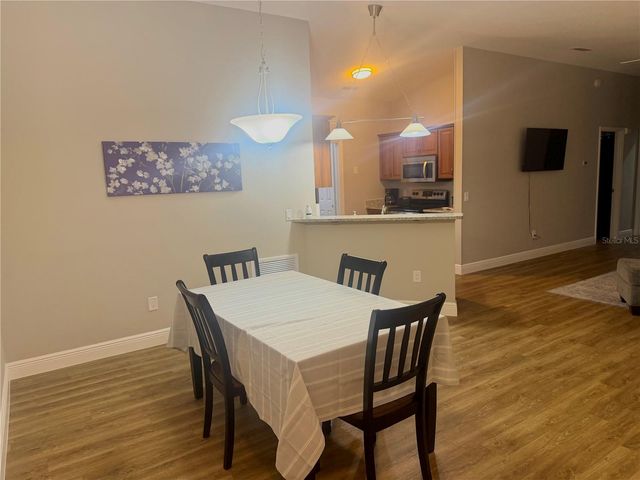 484 HILDALGO DRIVE, Lady Lake, FL 32159