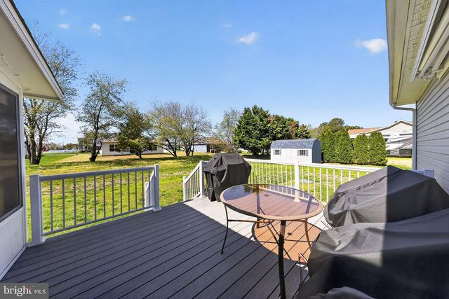 402 MATTHEWS CIR, Milford, DE 19963